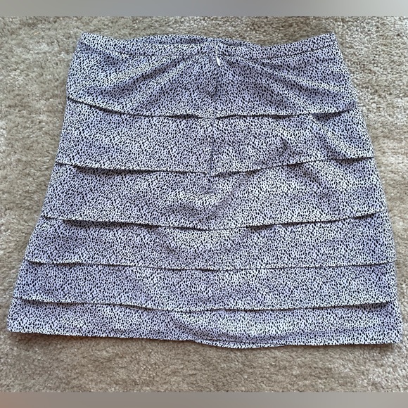 NWOT H&M Ruffled Skirt - Picture 2 of 5